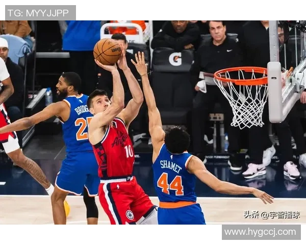 快船与尼克斯2019年对决回顾:精彩瞬间与球员表现分析 快船与尼克斯2019年对决回顾:精彩瞬间与球员表现分析